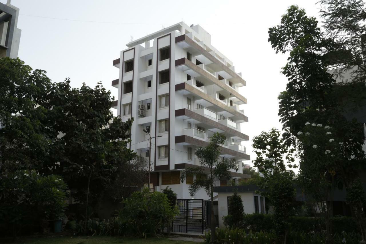 Emerald Vista Luxury Suites Poona Buitenkant foto