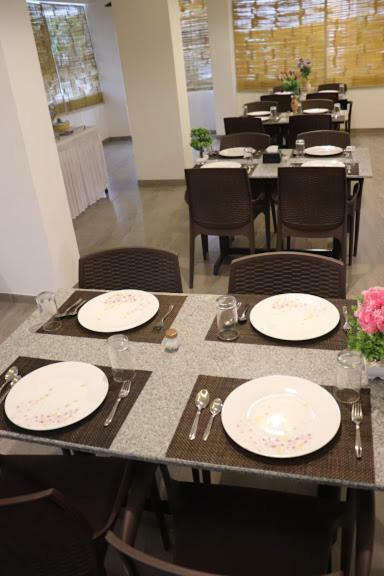 Emerald Vista Luxury Suites Poona Buitenkant foto