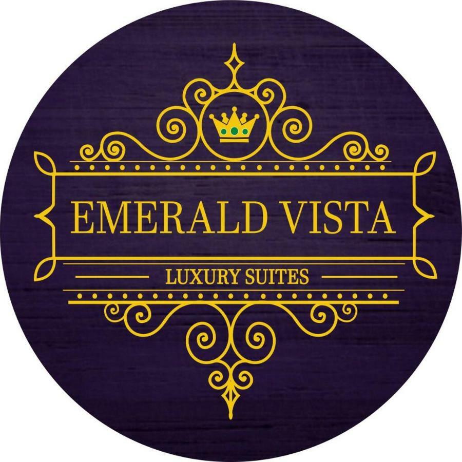 Emerald Vista Luxury Suites Poona Buitenkant foto