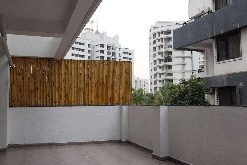 Emerald Vista Luxury Suites Poona Buitenkant foto