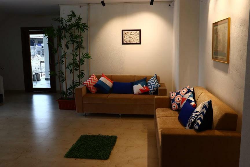 Emerald Vista Luxury Suites Poona Buitenkant foto