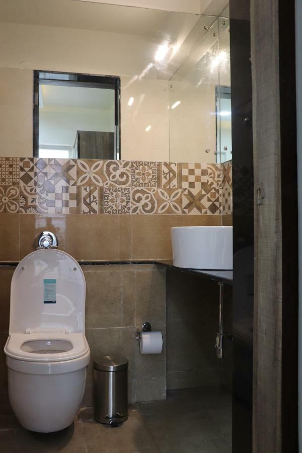 Emerald Vista Luxury Suites Poona Buitenkant foto