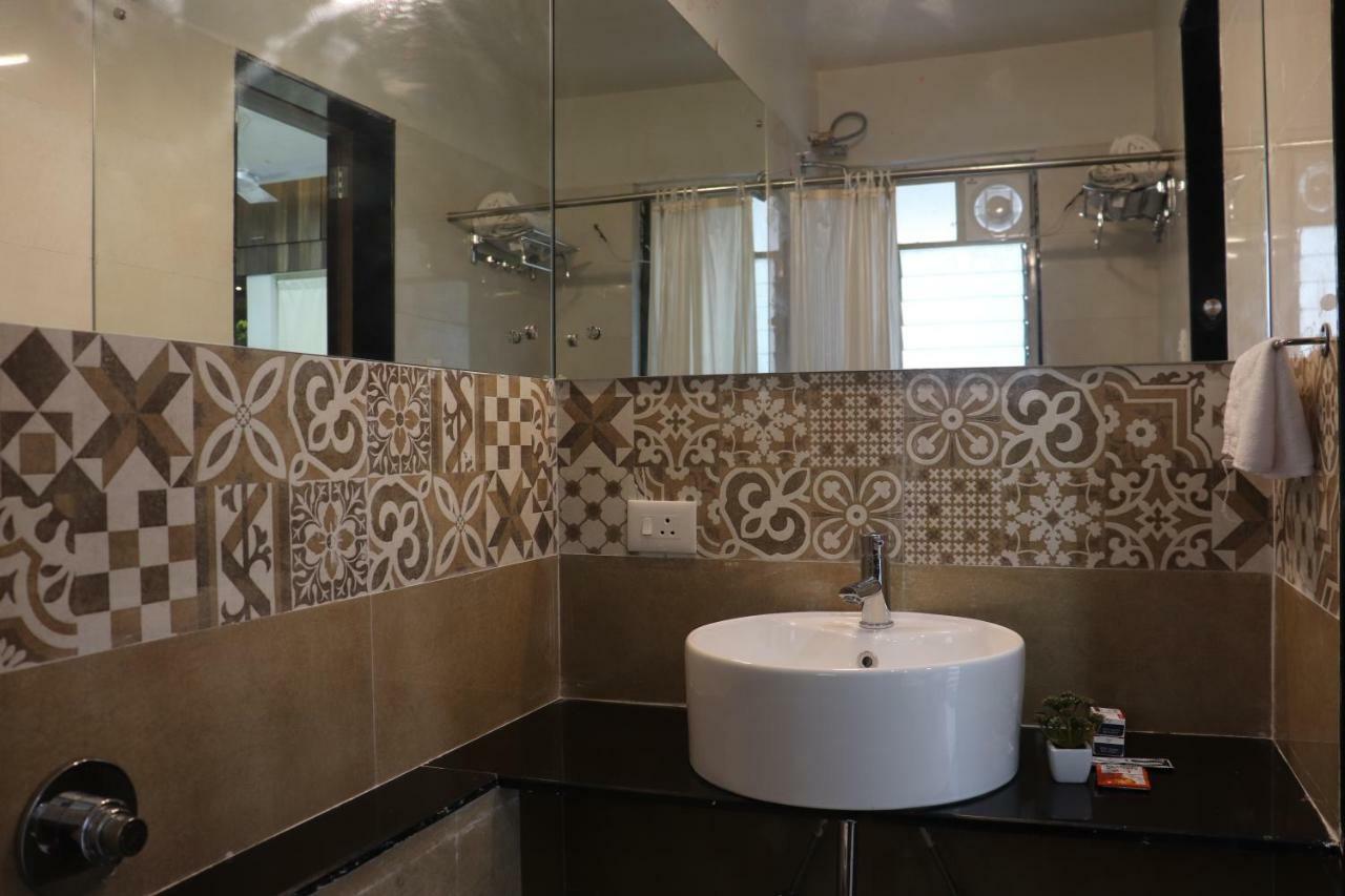 Emerald Vista Luxury Suites Poona Buitenkant foto