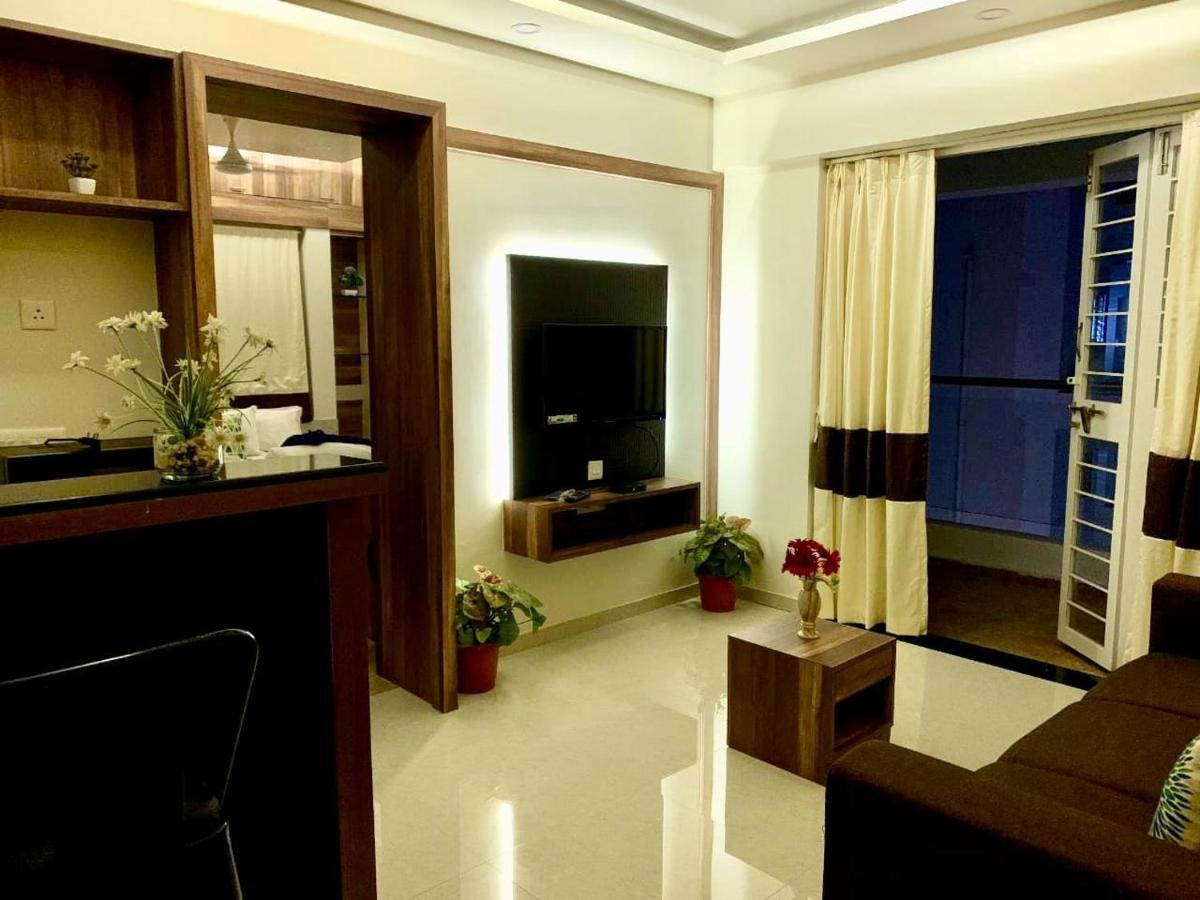 Emerald Vista Luxury Suites Poona Buitenkant foto